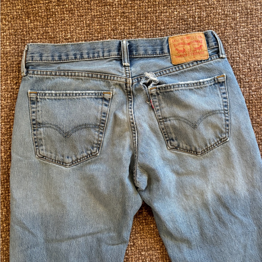 Levi's Women's Light Blue Cropped Jeans - Picture 10 of 10